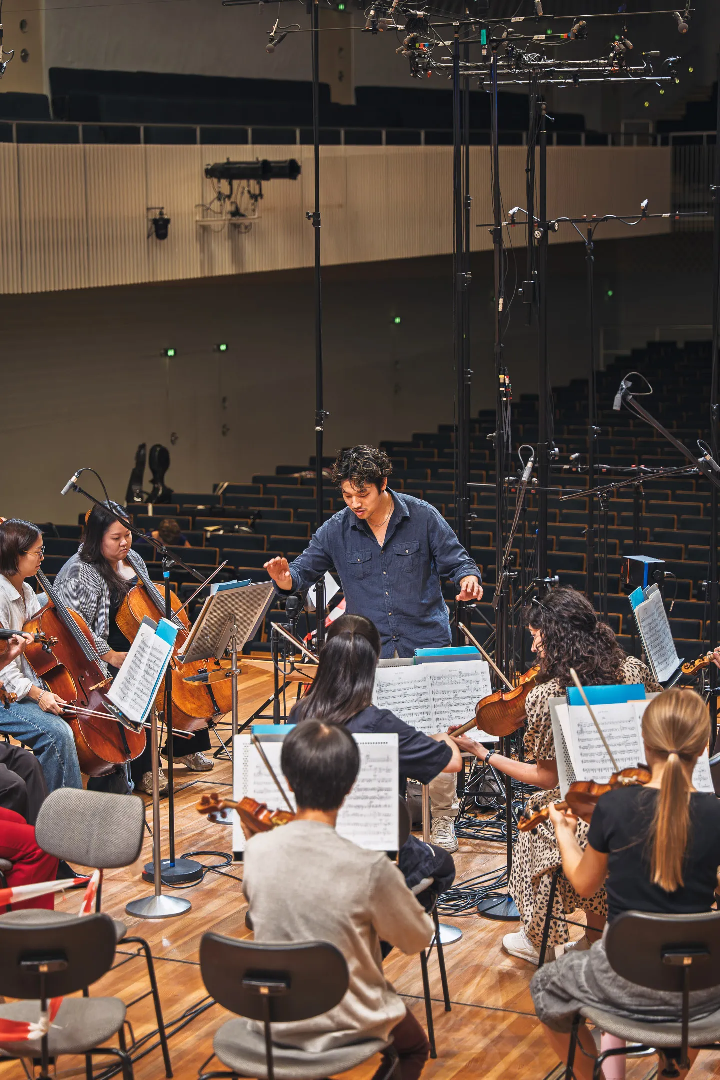 Kentaro Machida conducting